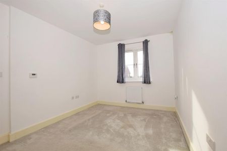 3 bedroom end of terrace house to rent - Photo 3