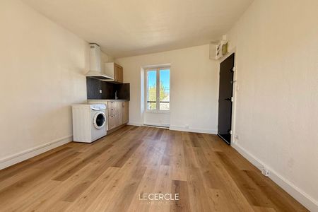 Appartement Thiers sur Thève T2 30 m2 chambre + Mezzanine, - Photo 3