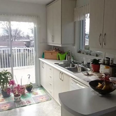 METRO MONTMORENCY 5 1/2 LIBRE 1ER JUILLET - Photo 3