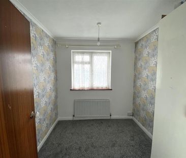 3 bedroom end of terrace house to rent - Photo 1