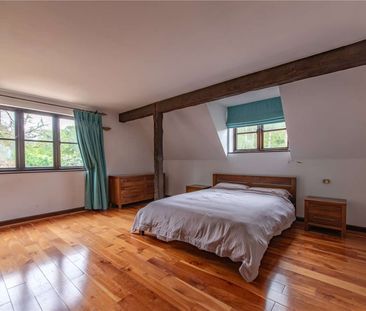 A secluded, energy efficient family home with exceptional entertain... - Photo 5