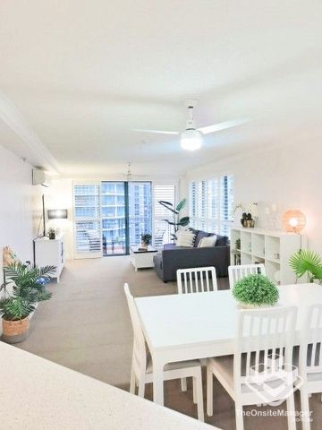 Stunning Unfurnished Two-Bedroom Apartment with Breathtaking City/River Views in Kangaroo Point - Photo 4