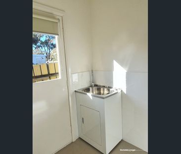 SPACIOUS 3 BEDROOM UNIT IN DOVETON - Photo 2