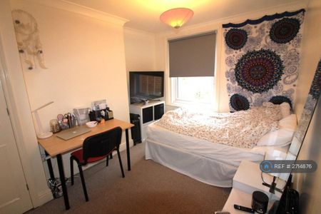 4 bedroom terraced house to rent - Photo 3