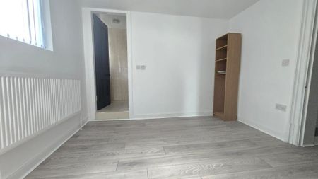3 bedroom maisonette to rent - Photo 4