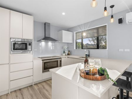 33 Everest Street, Burnside, NZ 8053 - Photo 2