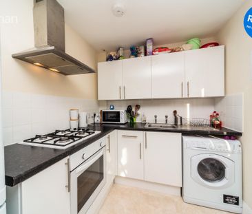 4 bedroom terraced house to rent - Photo 2