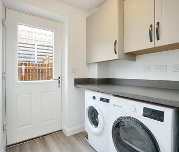 3 bedroom semi-detached house to rent - Photo 5