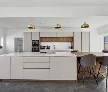 4 bedroom detached house to rent - Photo 2