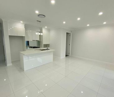 MODERN 4 BEDROOM DUPLEX - Photo 4