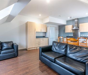 3 bedroom apartment to rent - Photo 2