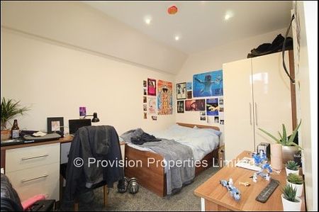 3 Bedroom Student House Leeds - Photo 5