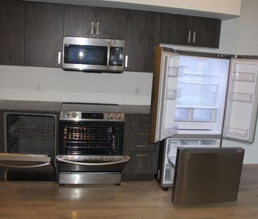 For Lease - 10 Meadowglen Place Unit# 602, Toronto, Ontario - Photo 4
