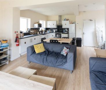 1 bed Room in Shared House - To Let - Photo 5