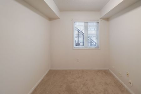 For Lease - 4975 Southampton Drive Unit# 195, Mississauga, Ontario - Photo 3
