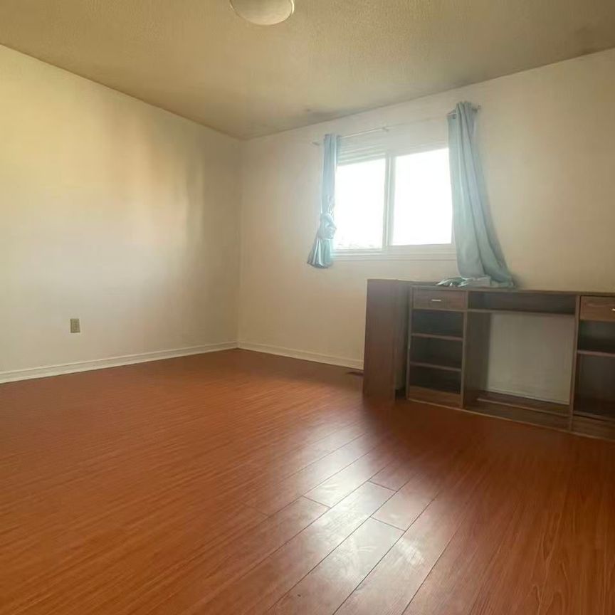 For Lease - 58 Carl Crescent, Toronto, Ontario - Photo 1