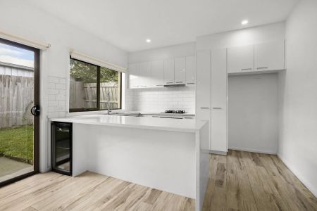 Unit in the Heart of Dromana.. - Photo 2