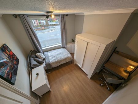 2 bedroom flat to rent - Photo 3