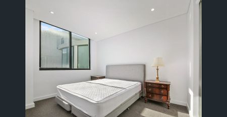 Top Floor I Quality Furniture I Bills Included I Carspace - Photo 3