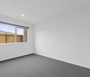 30 Sian Circuit, Waurn Ponds - Photo 3