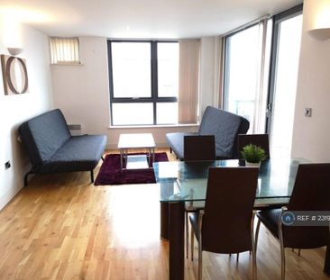 2 bedroom flat to rent - Photo 3