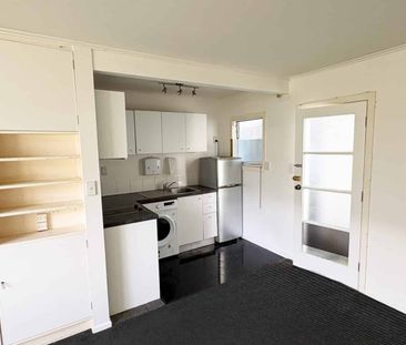 REMUERA, 1 BEDROOM - Photo 1