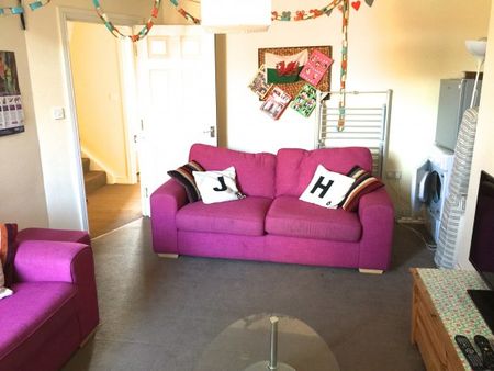 6 Bed - Lonsdale Terrace, Jesmond - Photo 4