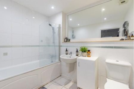 1 Bedroom Flat To Let - Photo 4