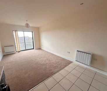 2 bedroom Flat To Let - Photo 1