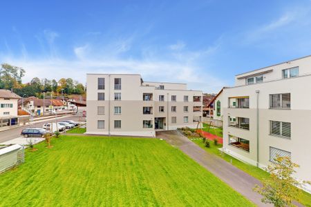 MODERNE WOHNUNG MITTEN IM ZENTRUM VON AARWANGEN - Foto 2