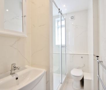 Latymer Court, Hammersmith Road, Hammersmith, London, W6 - Photo 5