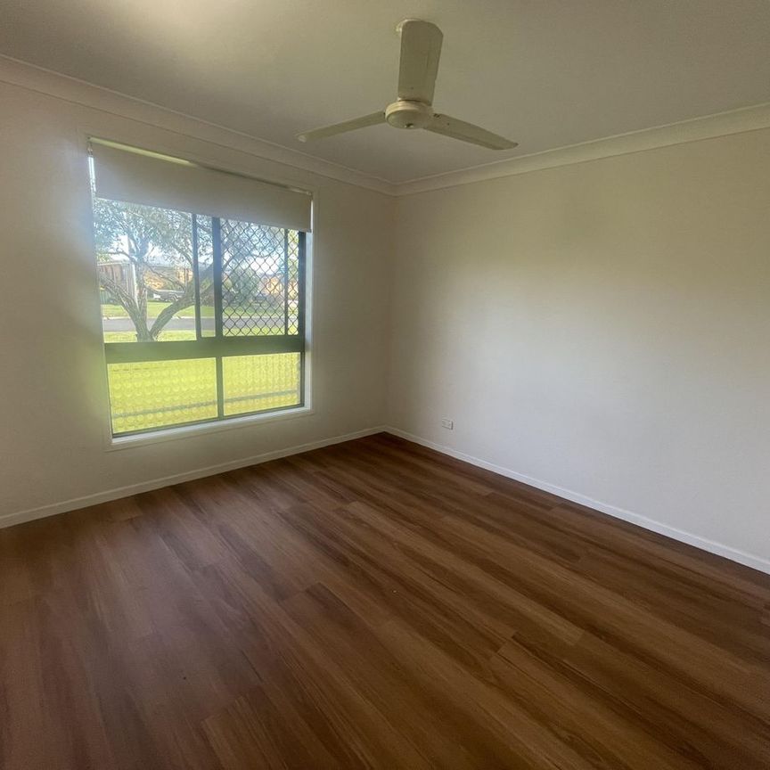 2 BEDROOM LOWSET DUPLEX - BREAK LEASE - Photo 1