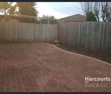 Modern 3-Bedroom Home in Mill Park - Photo 2