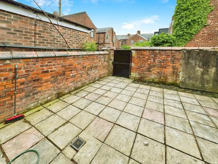 4 bedroom terraced house to rent - Photo 5