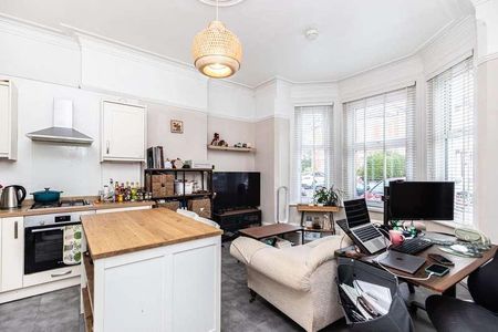 St Johns Road. Bournemouth, BH5 - Photo 2