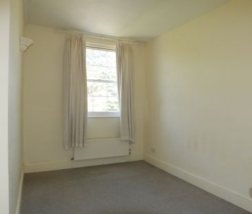 3 bed Apartment - To Let - Photo 3