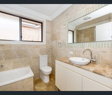 Three-Bedroom Duplex - 6 Month Lease - Photo 5