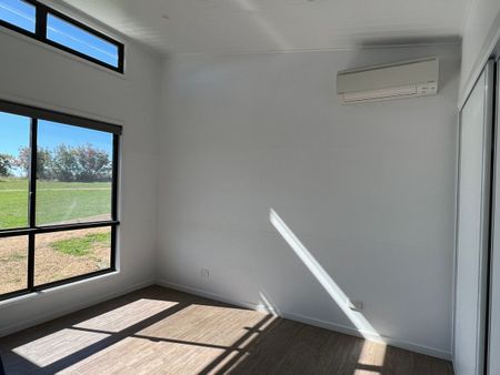 MODERN FARM LIVING - Photo 3