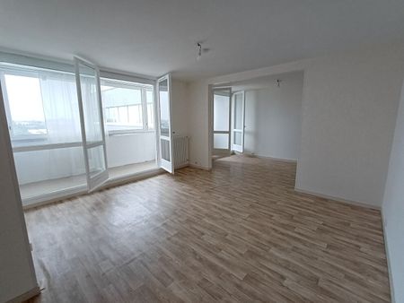 Location Appartement 4 pièces 70m² ST PIERRE DES CORPS 37700 - Photo 2