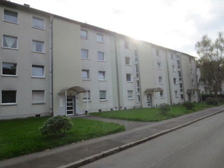 Renovierte 2,5 Zimmerwohnung an berufstätigen Single Haushalt abzugeben - Photo 4