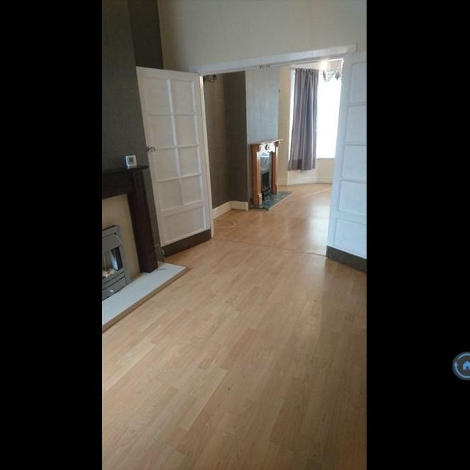4 bedroom terraced house to rent - Photo 1