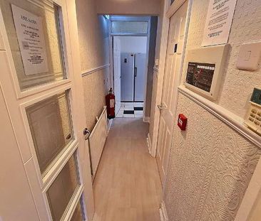 Room 3, 107 Antrim Road, Belfast, BT15 2BL - Photo 4