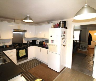 3 bedroom semi-detached house to rent - Photo 3