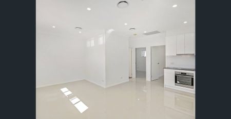 Private Two Bedroom Granny Flat - Photo 3