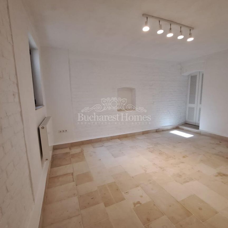 Very Special Three Bedroom House With Rose Garden - Piata Romana, Downtown - Photo 1