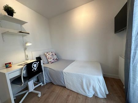 Calle de la Genciana, Madrid, Community of Madrid 28039 - Photo 4