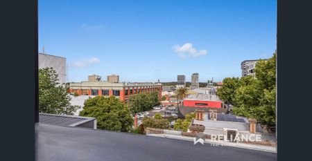 Discover stylish, sustainable living in this beautifully crafted one-bedroom, one-bathroom apartment within Collingwood! - Photo 5