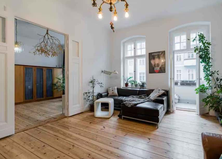 100 sqm! Charming 3 rooms+balcony Friedrichshain - Photo 5