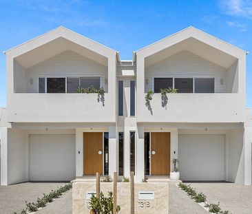 Designer Duplex In Prime Coastal Setting - Six Month Lease - Photo 6