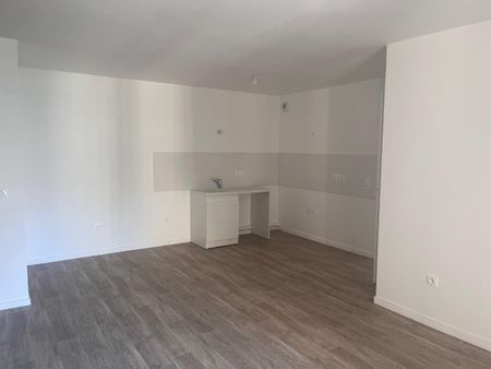 location Appartement T4 DE 81m² À BOBIGNY - Photo 4